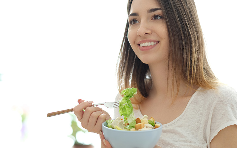 ¿Qué nutrientes y alimentos fortalecen el cabello?