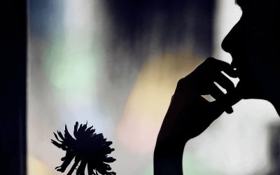 Estrés y caída del cabello: ¿cómo afecta y qué puedes hacer para evitarlo?